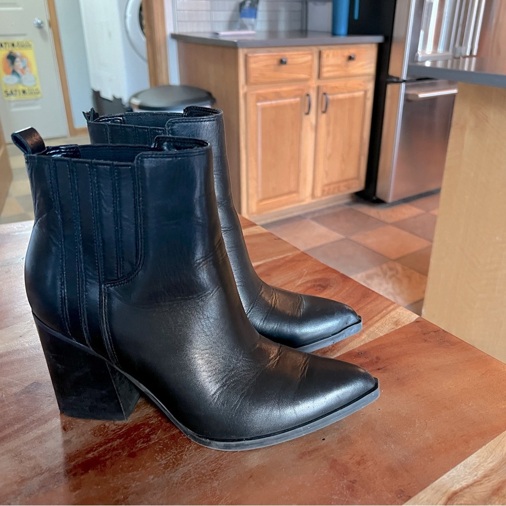 Marc Fisher Oshay Black leather booties size 7.5